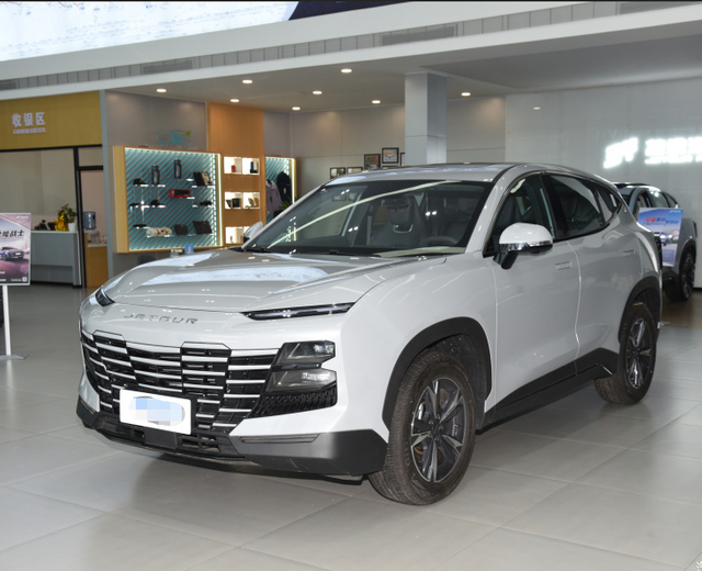 Made in China Chery Jetour Dashing Conventional Fuel Vehicle SUV with Left-Hand Drive System