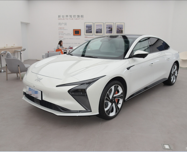 New Energy Zhiji EV Car L7 Luxury Version Pure Electric High Speed Sedan Car Electric Vehicle