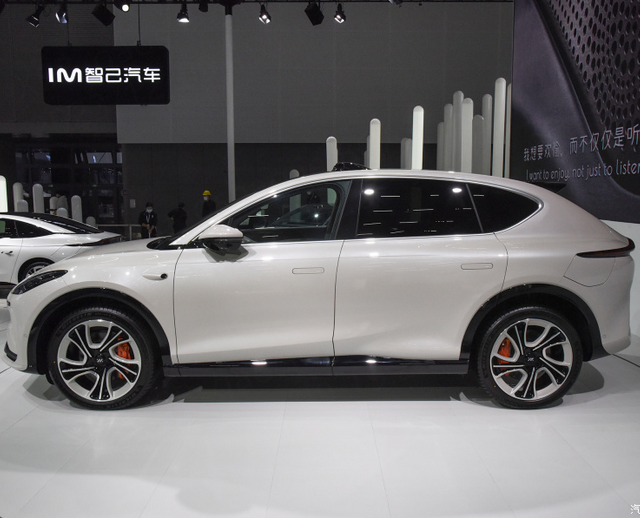 EV Car Sedan Zhiji LS7 High Quality Automobile Made in China New Energy Vehicle