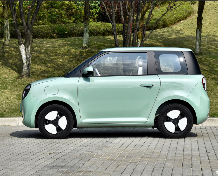 Most Popular Changan Lumin Mini Electric Car 3 Door 4 Seats