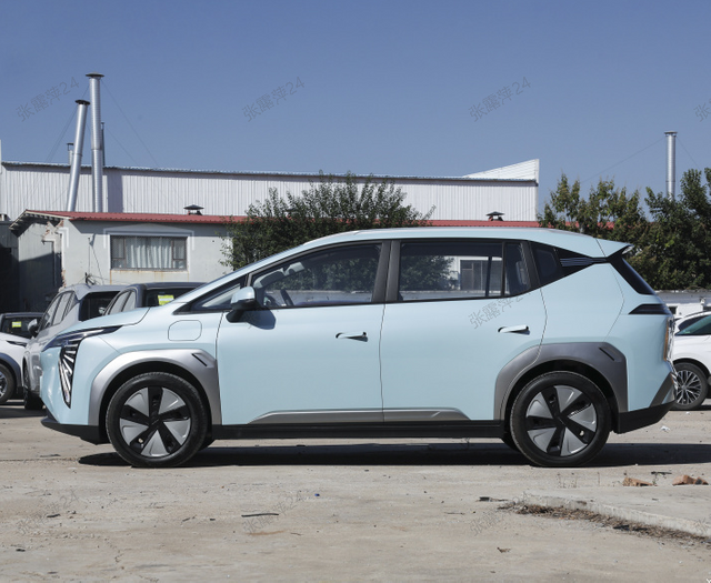 Mini EV Car Electric Aion Y Plus 2023 Left Right Hand Drive New Energy Electric Vehicle Younger Cheaper Small Electric Used Car