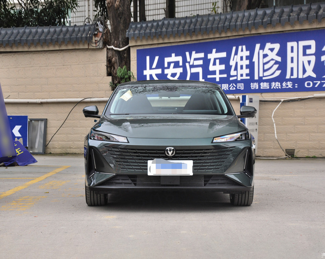 Changan Yida New Vehicle China Changan Auto SUV Gasoline Car 