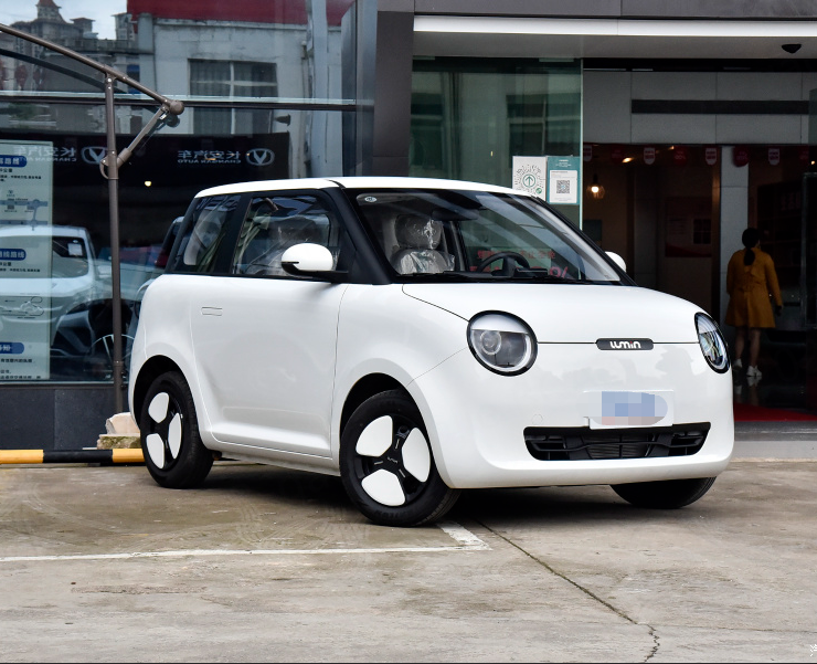 Mini Car Changan Electric Mini Vehicle New Energy Micro Car 155km Lumin