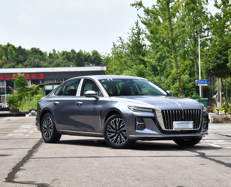 High-end Brand Hongqi H5 4 -door 5 -seat pertol sedan car 