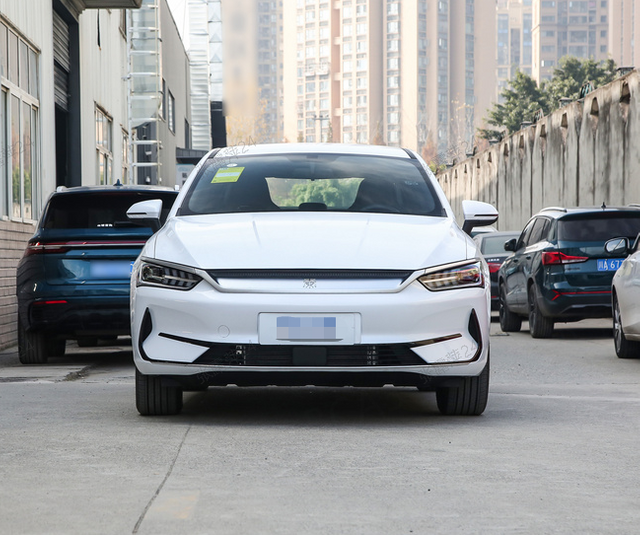 China Byd Qin Plus EV Electric Cheap High Speed Long Range New Energy Battery Cars Used EV Electrical Electric Car