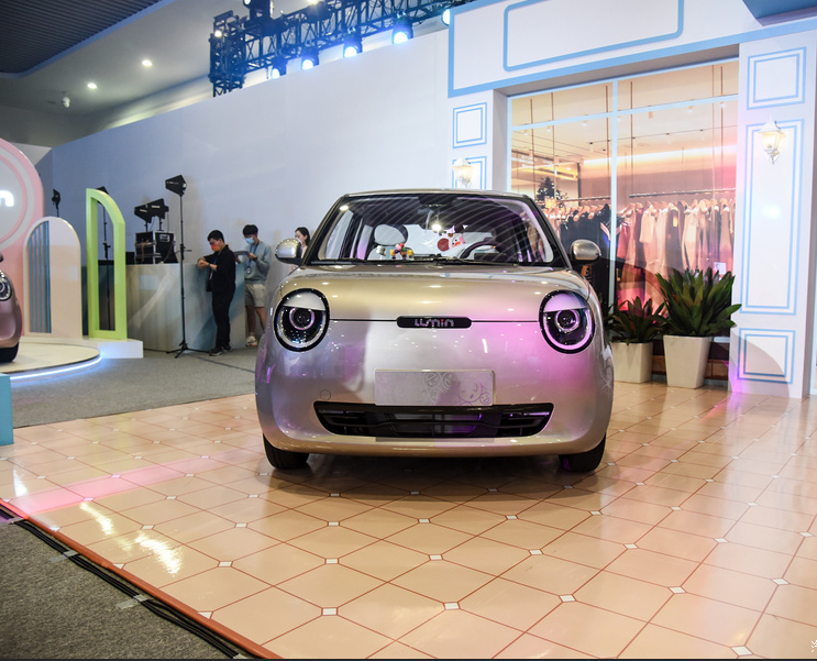 Good Price Changan Lumin EV Electric Car Small Battery Electric Vehicle (BEV) Mini Car Cheap Economic Car Used