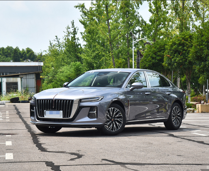 High-end Brand Hongqi H5 4 -door 5 -seat pertol sedan car 