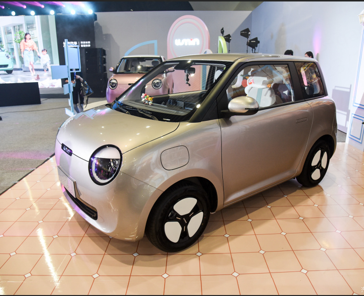 Good Price Changan Lumin EV Electric Car Small Battery Electric Vehicle (BEV) Mini Car Cheap Economic Car Used