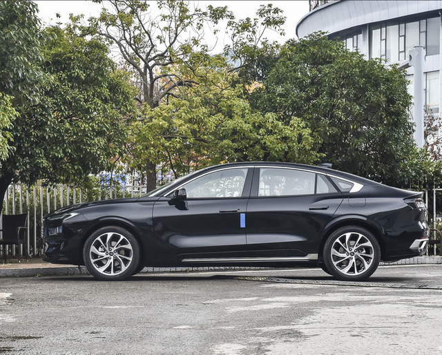  Most Popular Changan Ford Mondeo 4-door 5-seat Hybrid Sedan Car